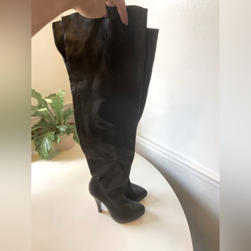 Report Signature thigh high platform black leather boots size 6.5